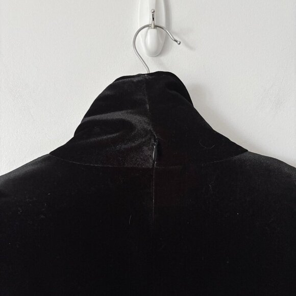 Zara Elegant Black Velvet Long Sleeve Dress - Picture 10 of 12